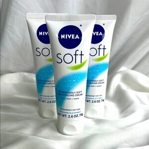 Nivea Soft Hydrating‎ Cream Set of Three 2.6 Fl Oz Each face body hands